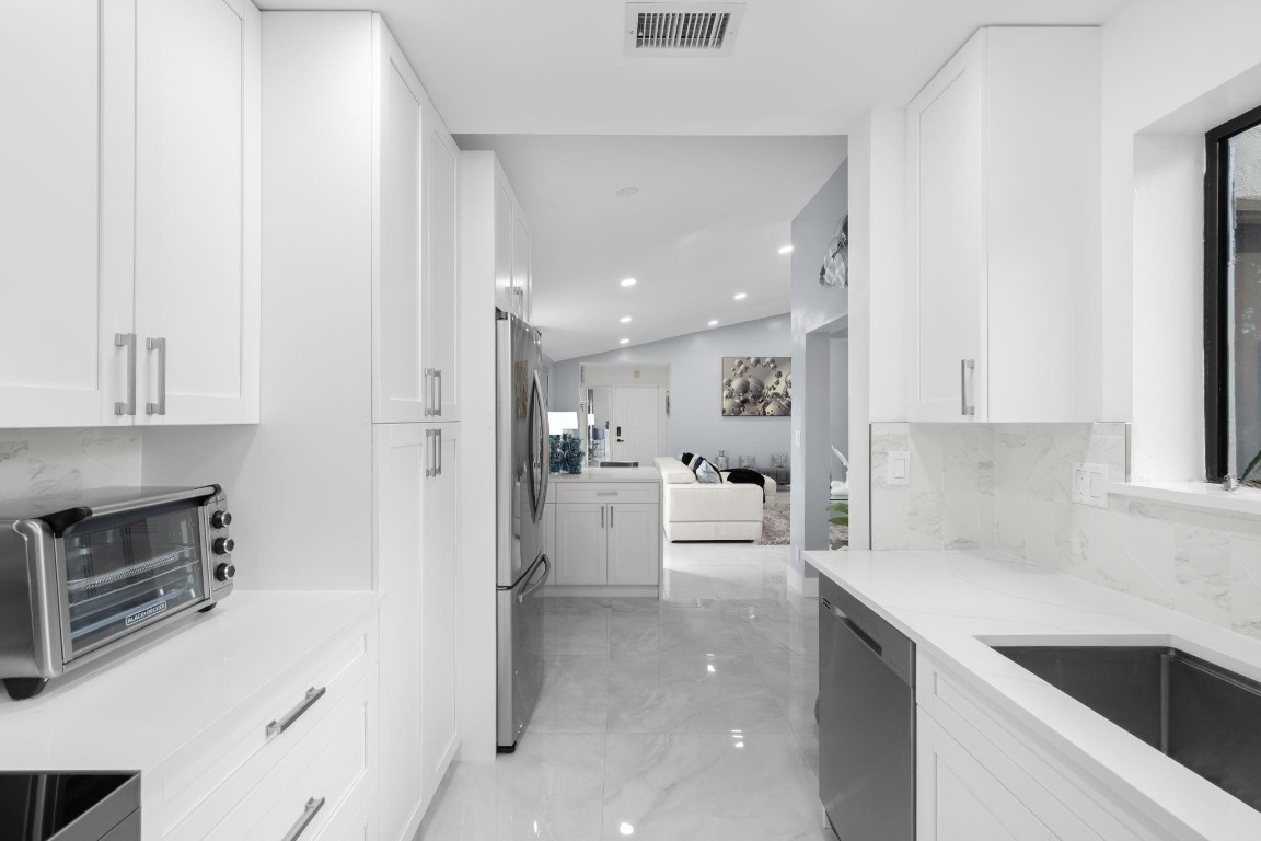 PATIOS OF OAKWOOD CONDO - Residential