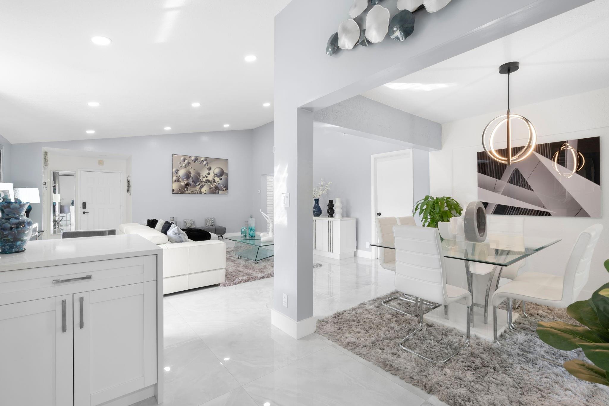 9502 SW 1st Ct, Coral Springs, FL, 33071/$320,000 3 9502 SW 1st Ct