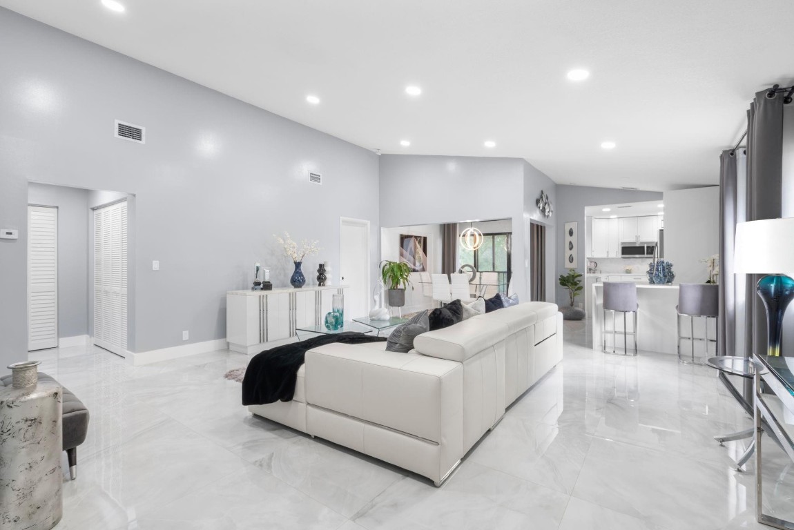 PATIOS OF OAKWOOD CONDO - Residential