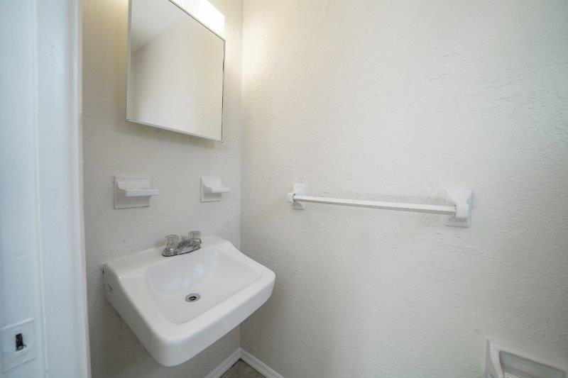 PALM BEACH SQUARE UNIT 1 - Residential Lease