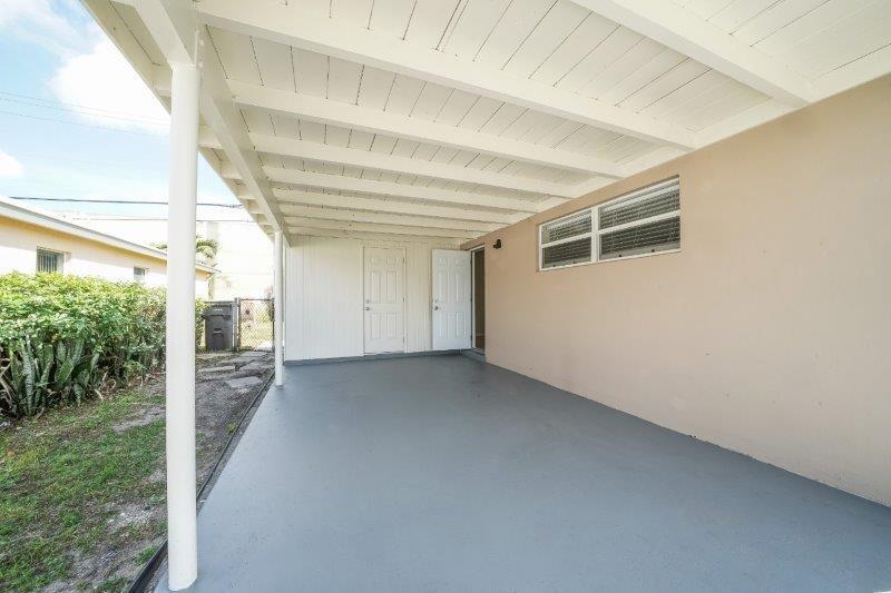 PALM BEACH SQUARE UNIT 1 - Residential Lease