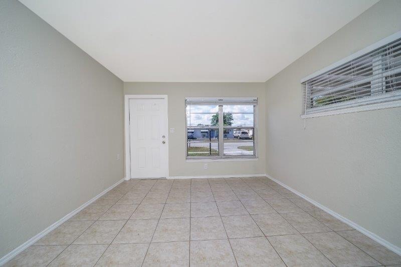 PALM BEACH SQUARE UNIT 1 - Residential Lease