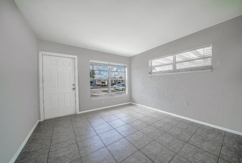 PALM BEACH SQUARE UNIT 1 - Residential Lease