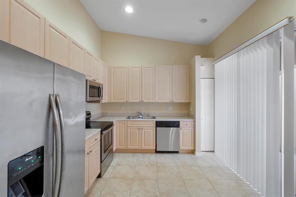 Andros Isle - Residential