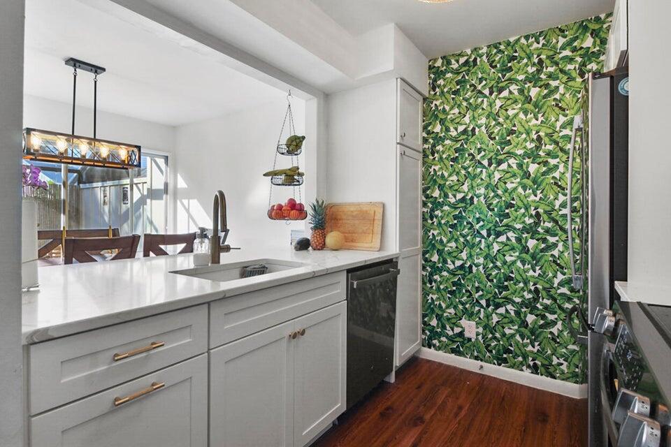 Riverwalk - Residential Lease