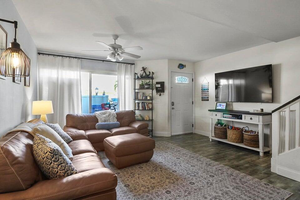 Riverwalk - Residential Lease