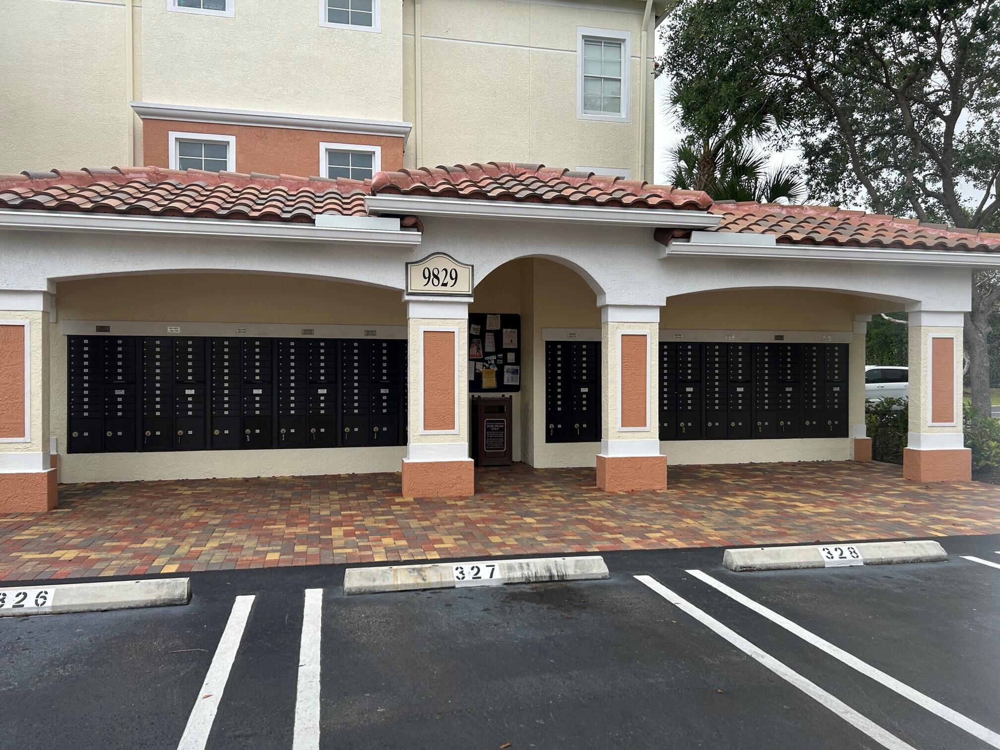 MEZZANO CONDO - Residential Lease