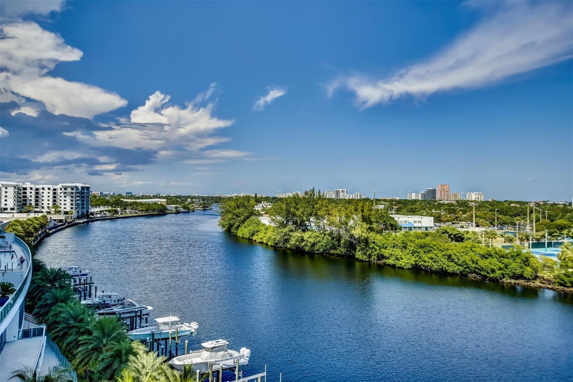 EAST POINT TOWERS - Residential