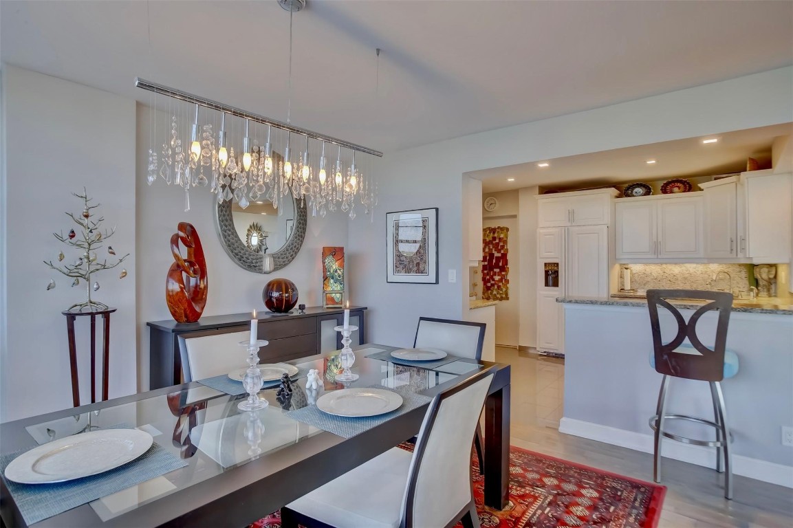 EAST POINT TOWERS - Residential