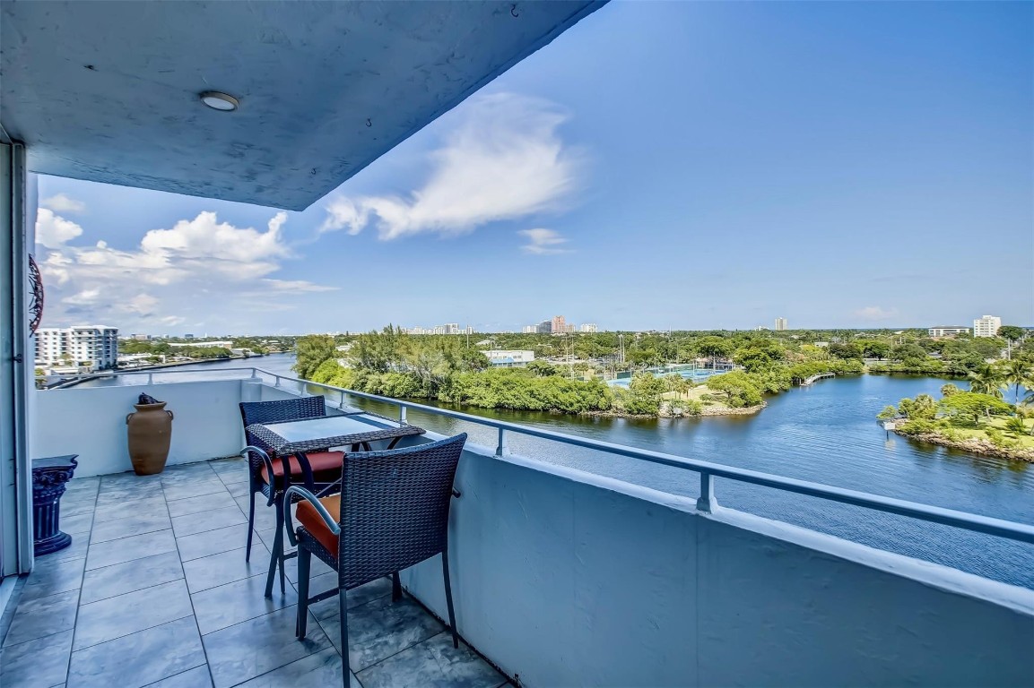 EAST POINT TOWERS - Residential