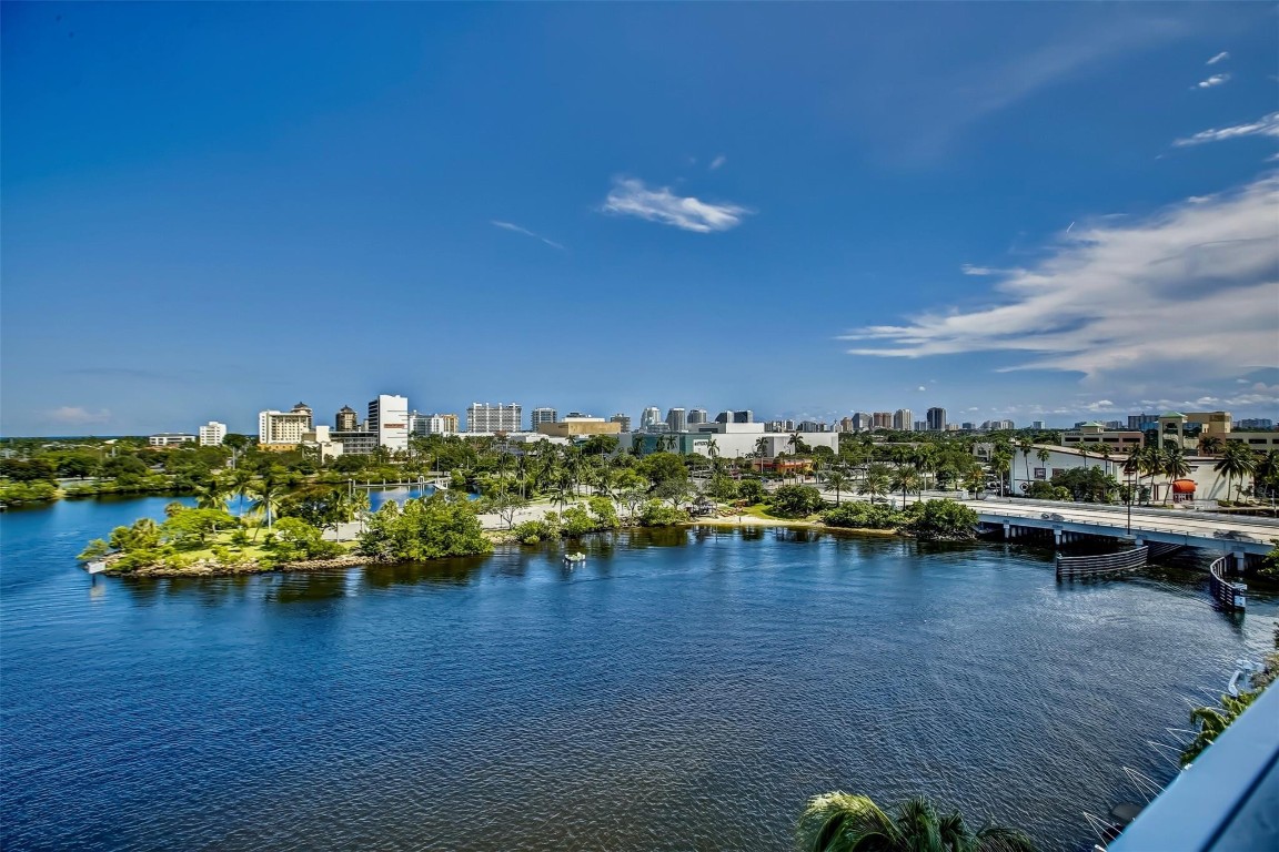 EAST POINT TOWERS - Residential