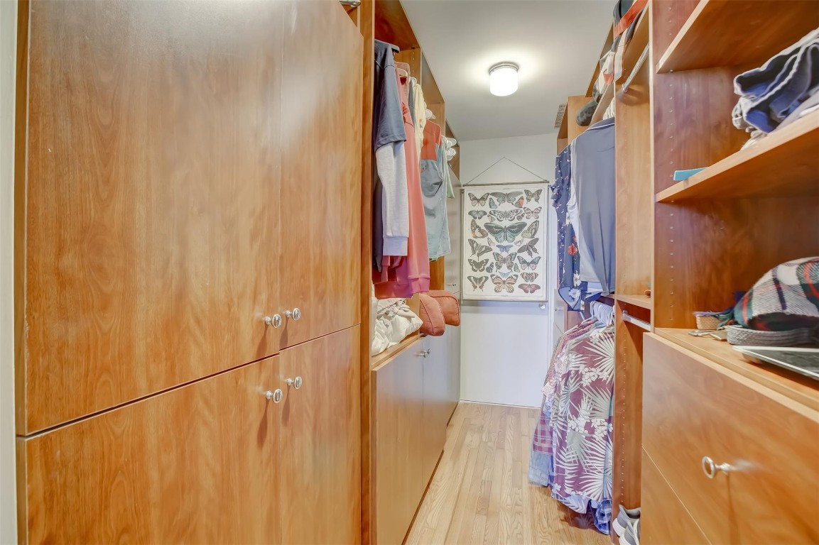 EAST POINT TOWERS - Residential