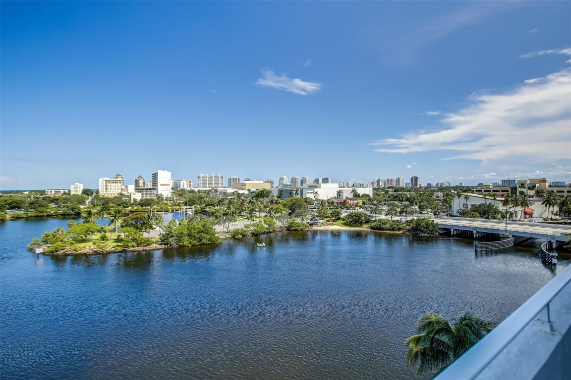 EAST POINT TOWERS - Residential