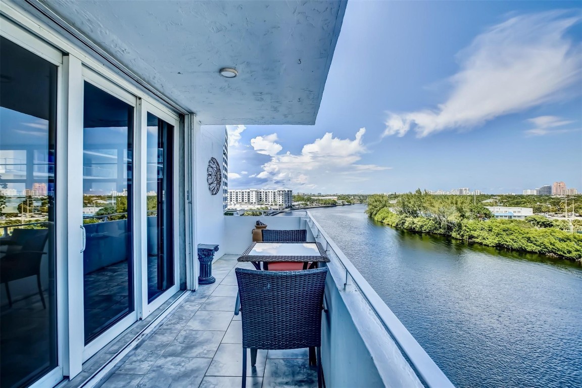 EAST POINT TOWERS - Residential