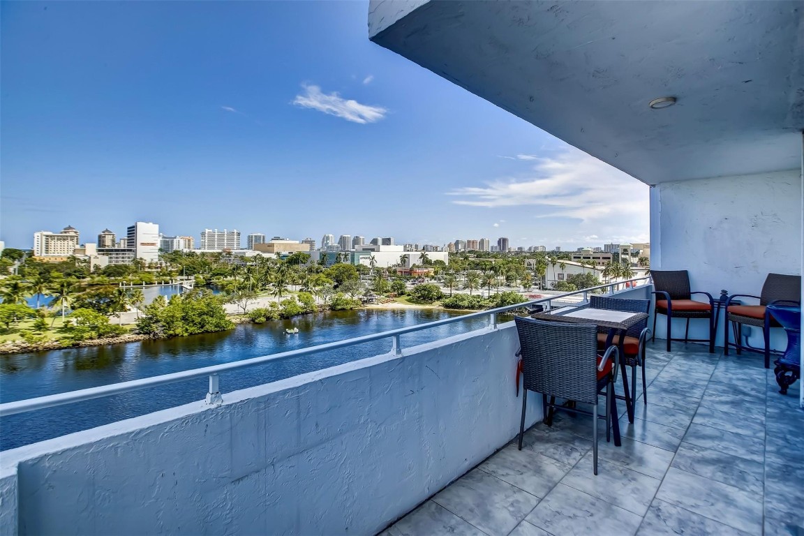 EAST POINT TOWERS - Residential