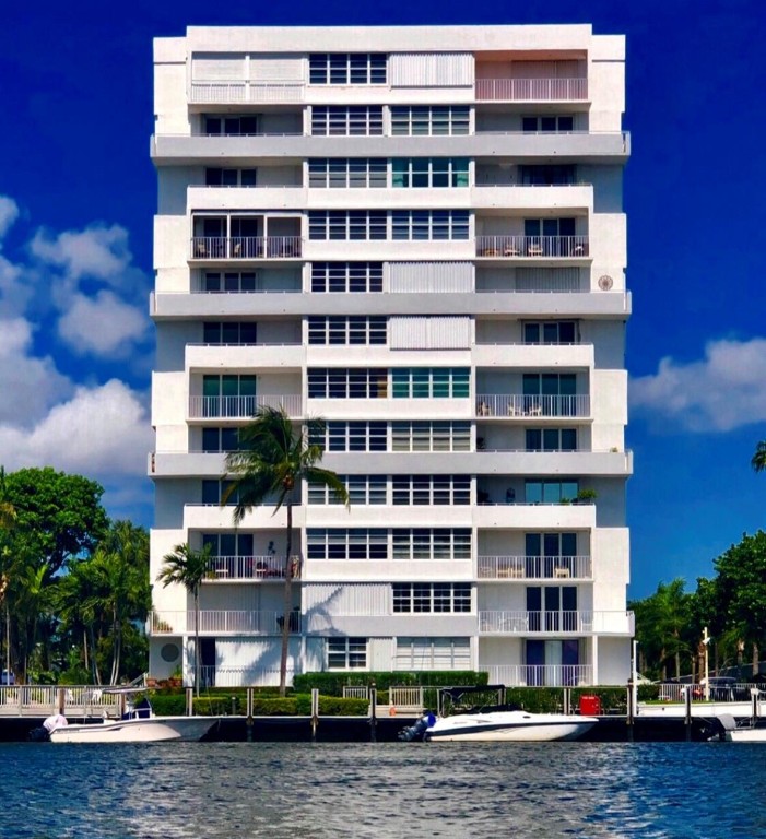 EAST POINT TOWERS - Residential
