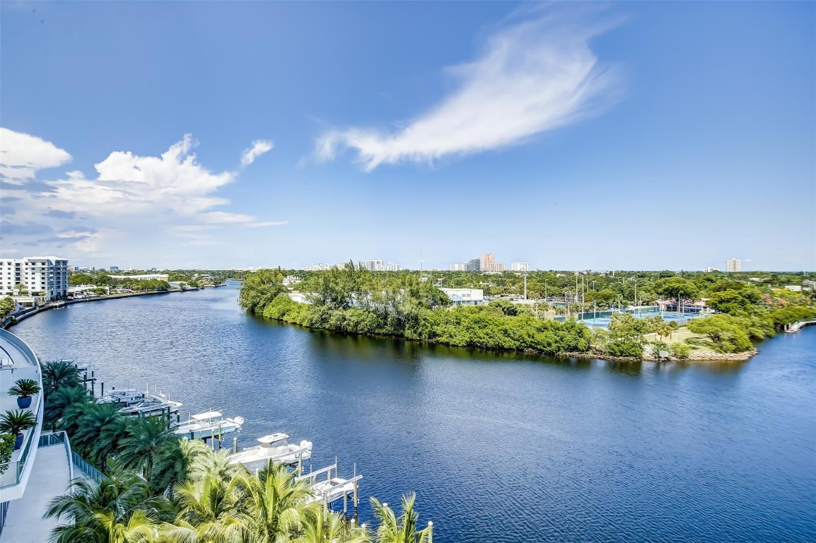 EAST POINT TOWERS - Residential