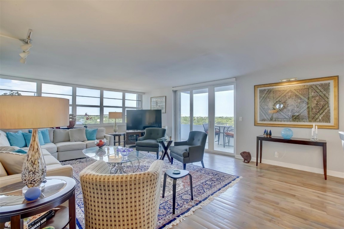 EAST POINT TOWERS - Residential