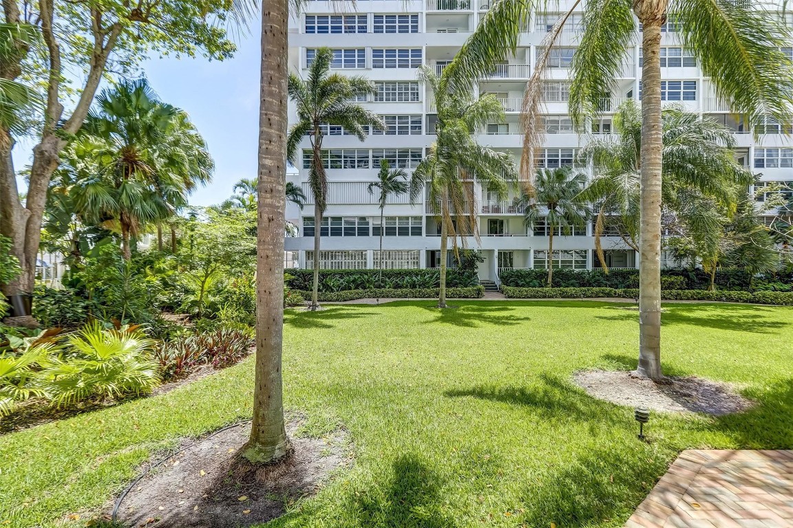 EAST POINT TOWERS - Residential
