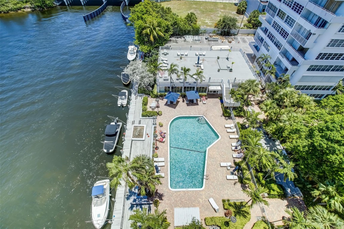 EAST POINT TOWERS - Residential