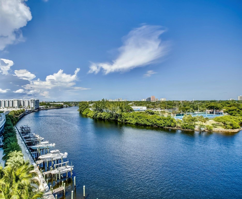 EAST POINT TOWERS - Residential