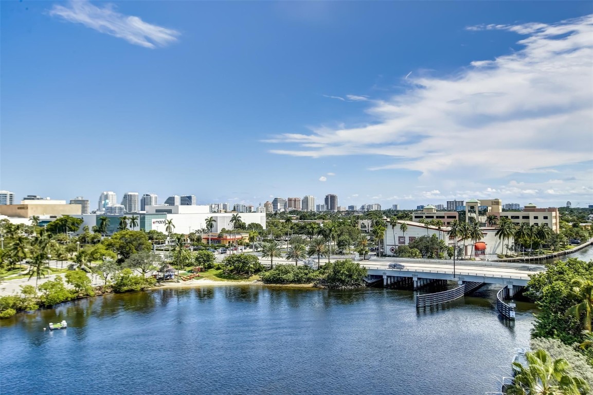 EAST POINT TOWERS - Residential
