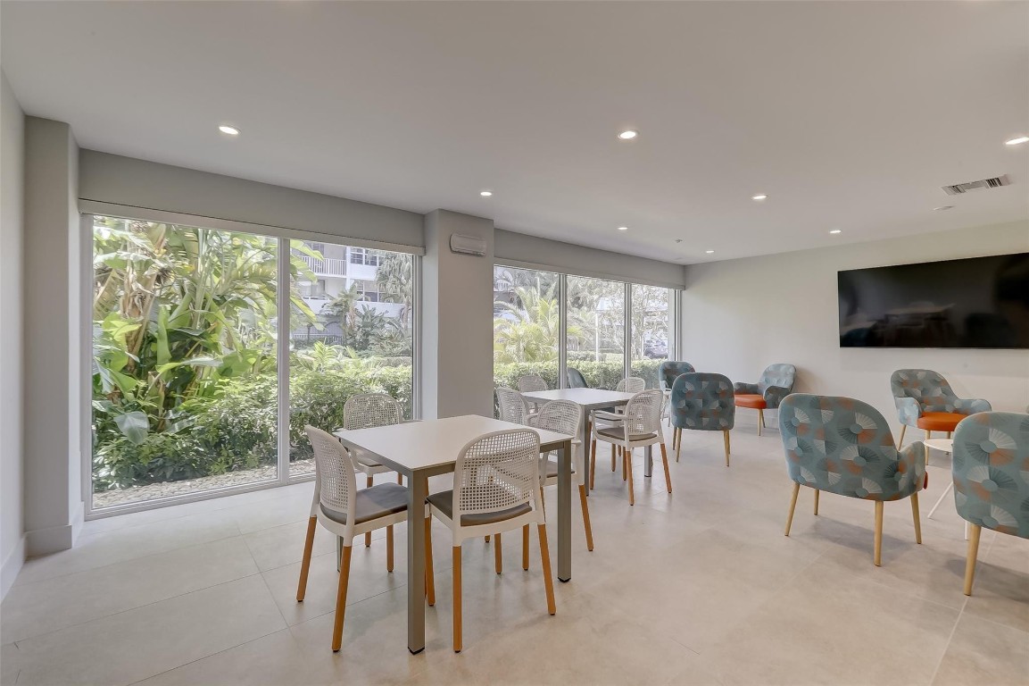 EAST POINT TOWERS - Residential