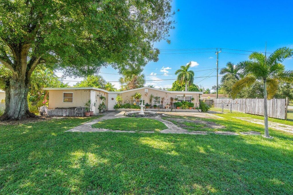 Photo of 3775 Serubi Avenue, Lake Worth Beach, FL 33461 (MLS # R10930875)