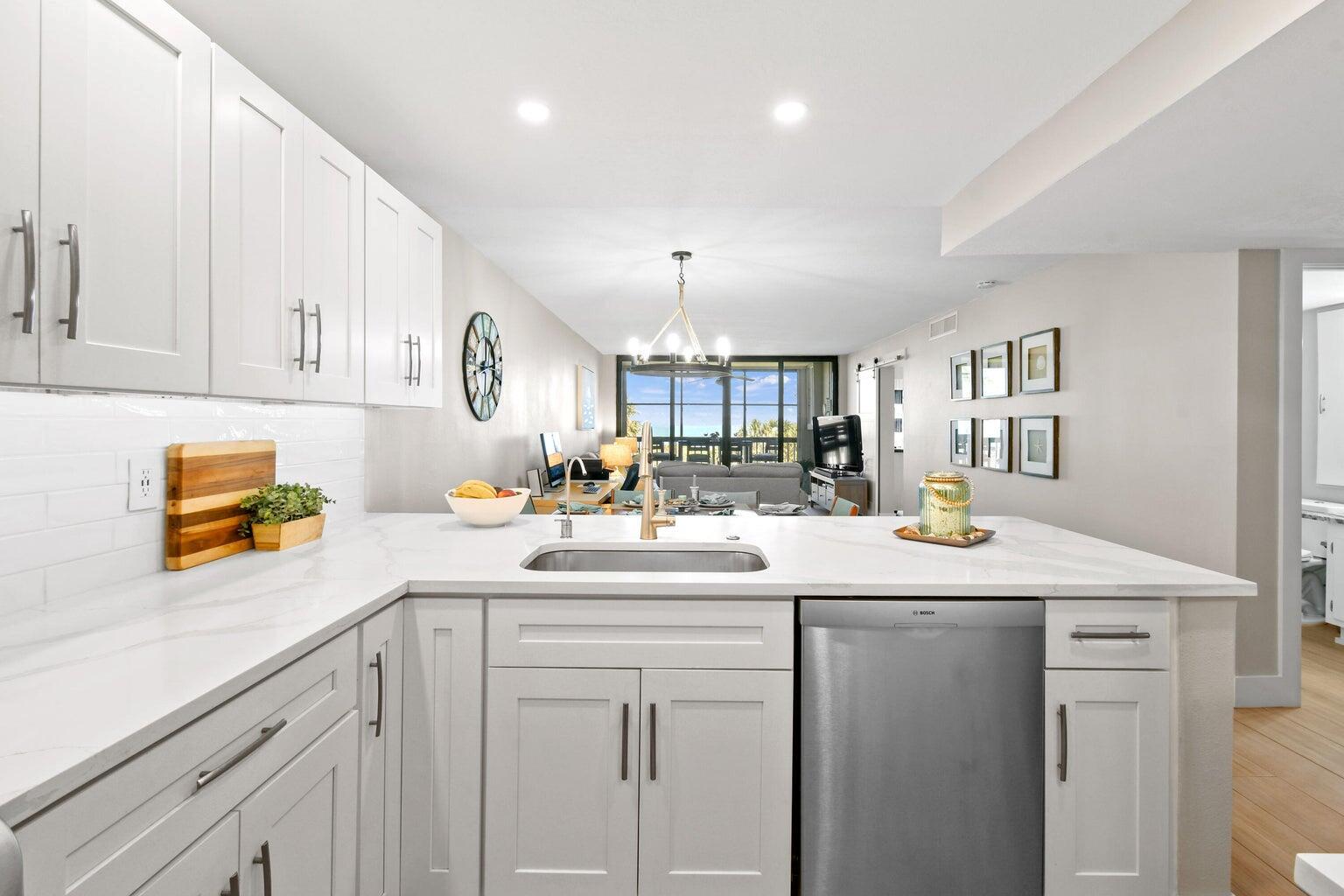 SEA PALMS CONDOMINIUM - Residential Lease