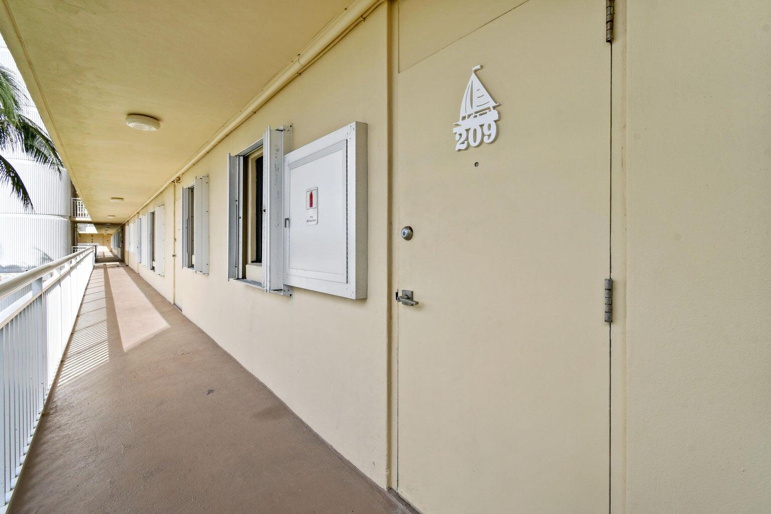 SEA PALMS CONDOMINIUM - Residential Lease