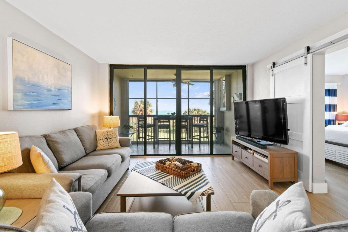 SEA PALMS CONDOMINIUM - Residential Lease