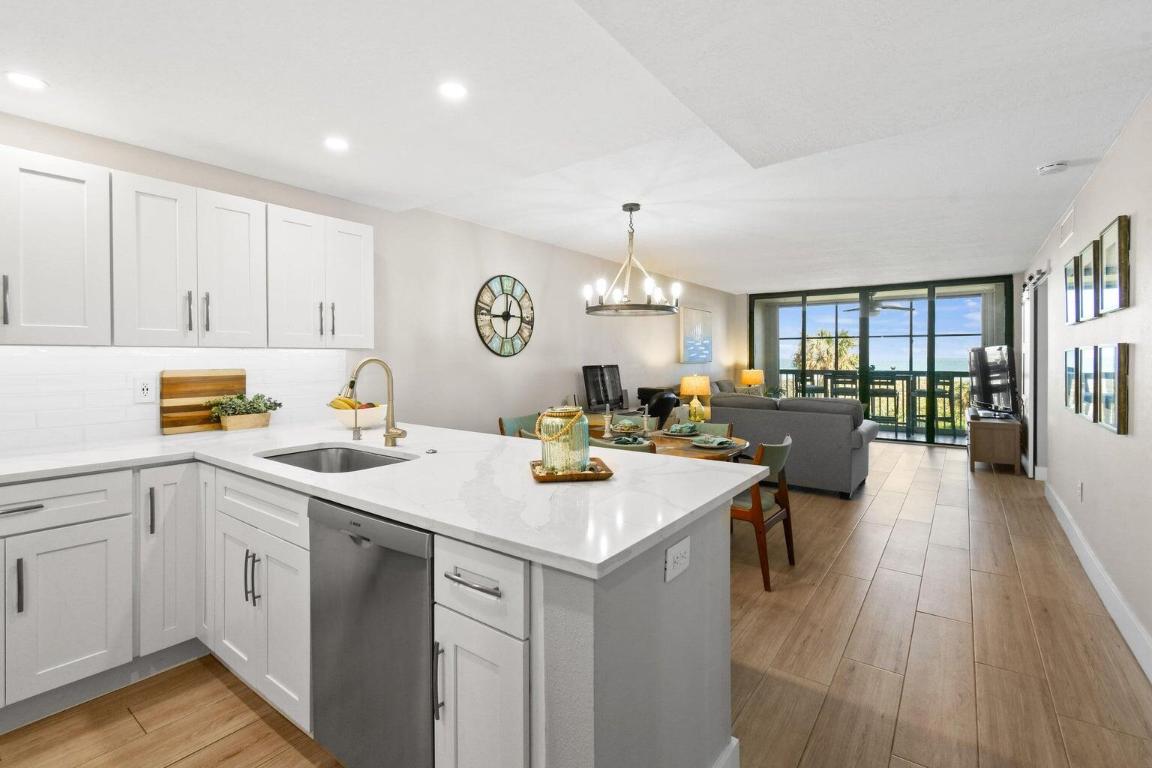 SEA PALMS CONDOMINIUM - Residential Lease