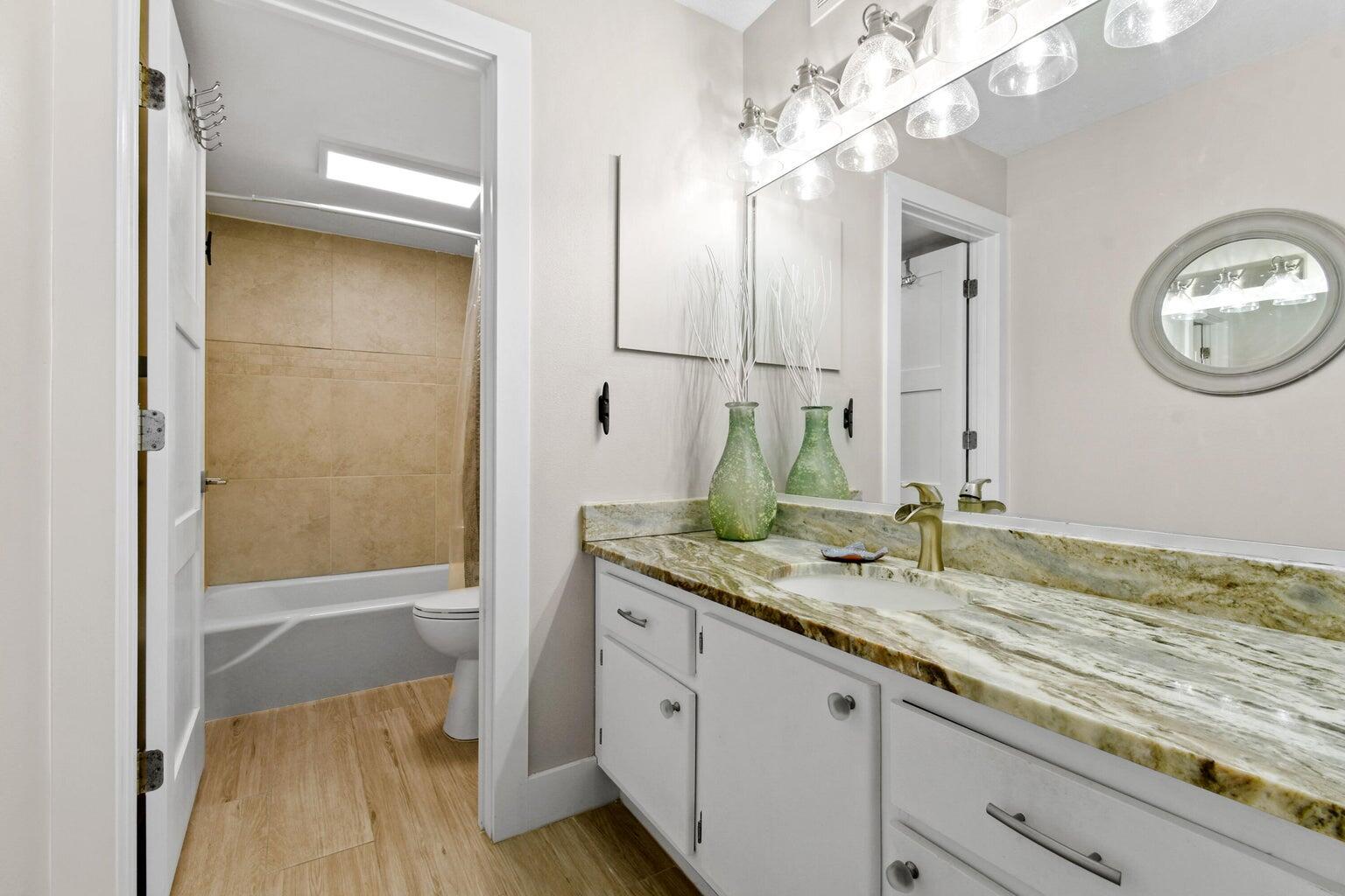 SEA PALMS CONDOMINIUM - Residential Lease