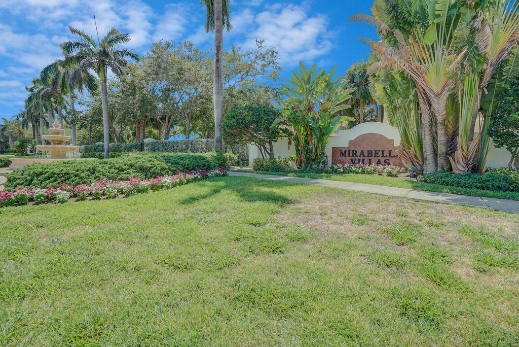 Photo of 611 Villa Circle, Boynton Beach, FL 33435 (MLS # B26026684)
