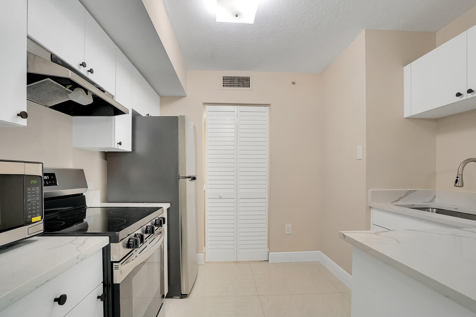 VILLA DEL SOL CONDO - Residential Lease