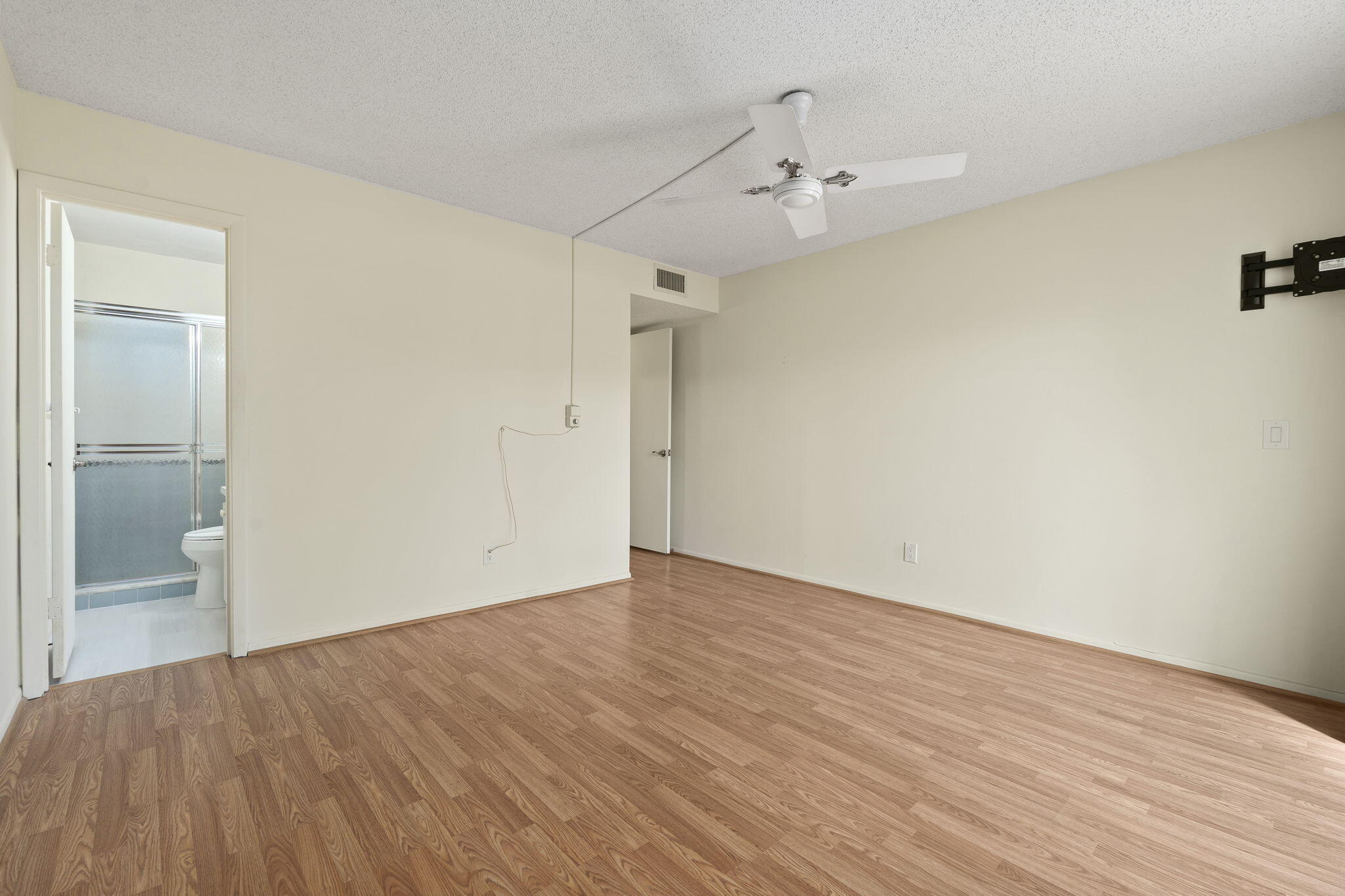 VISTA PINES CONDO - Residential