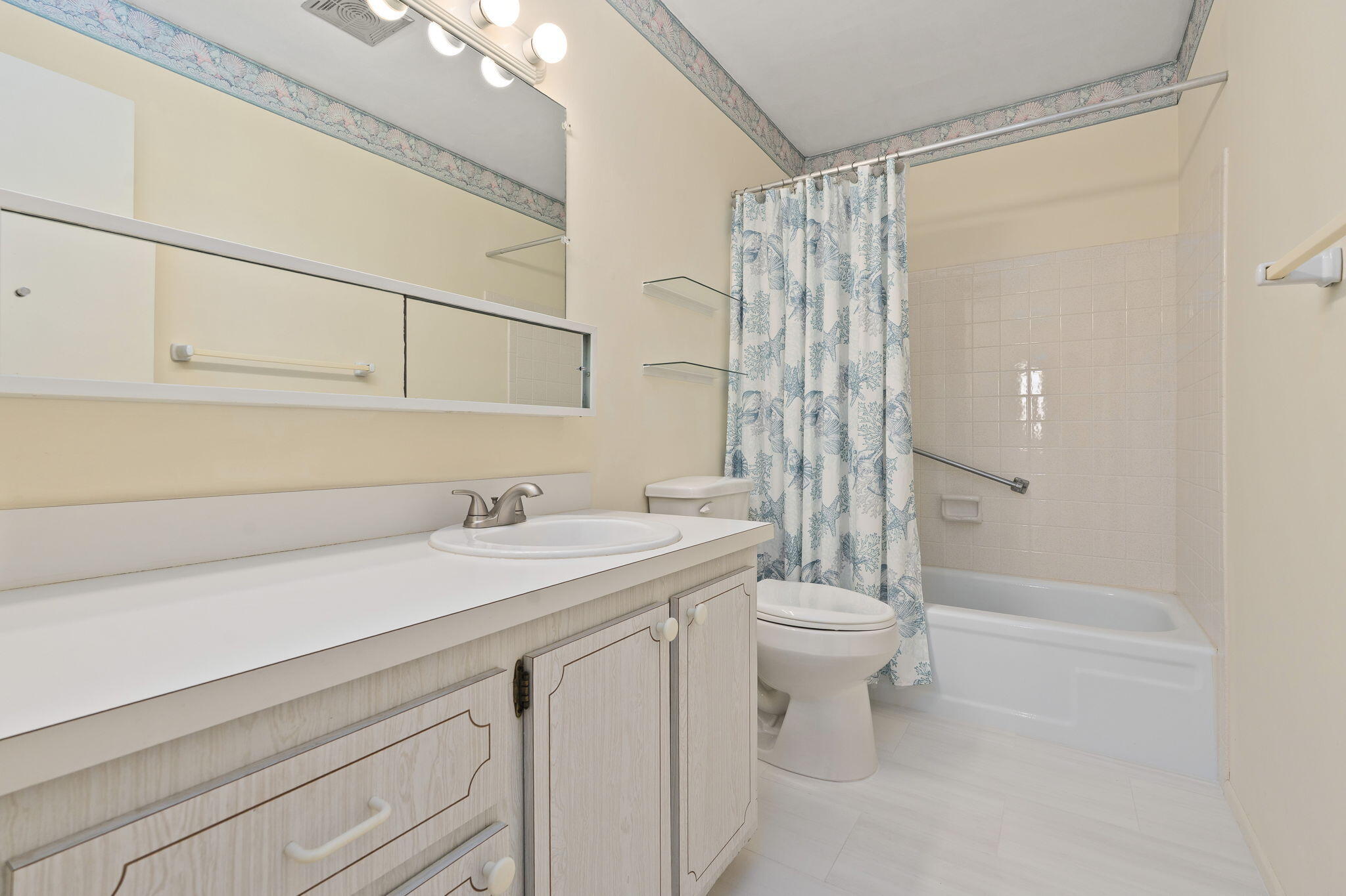 VISTA PINES CONDO - Residential