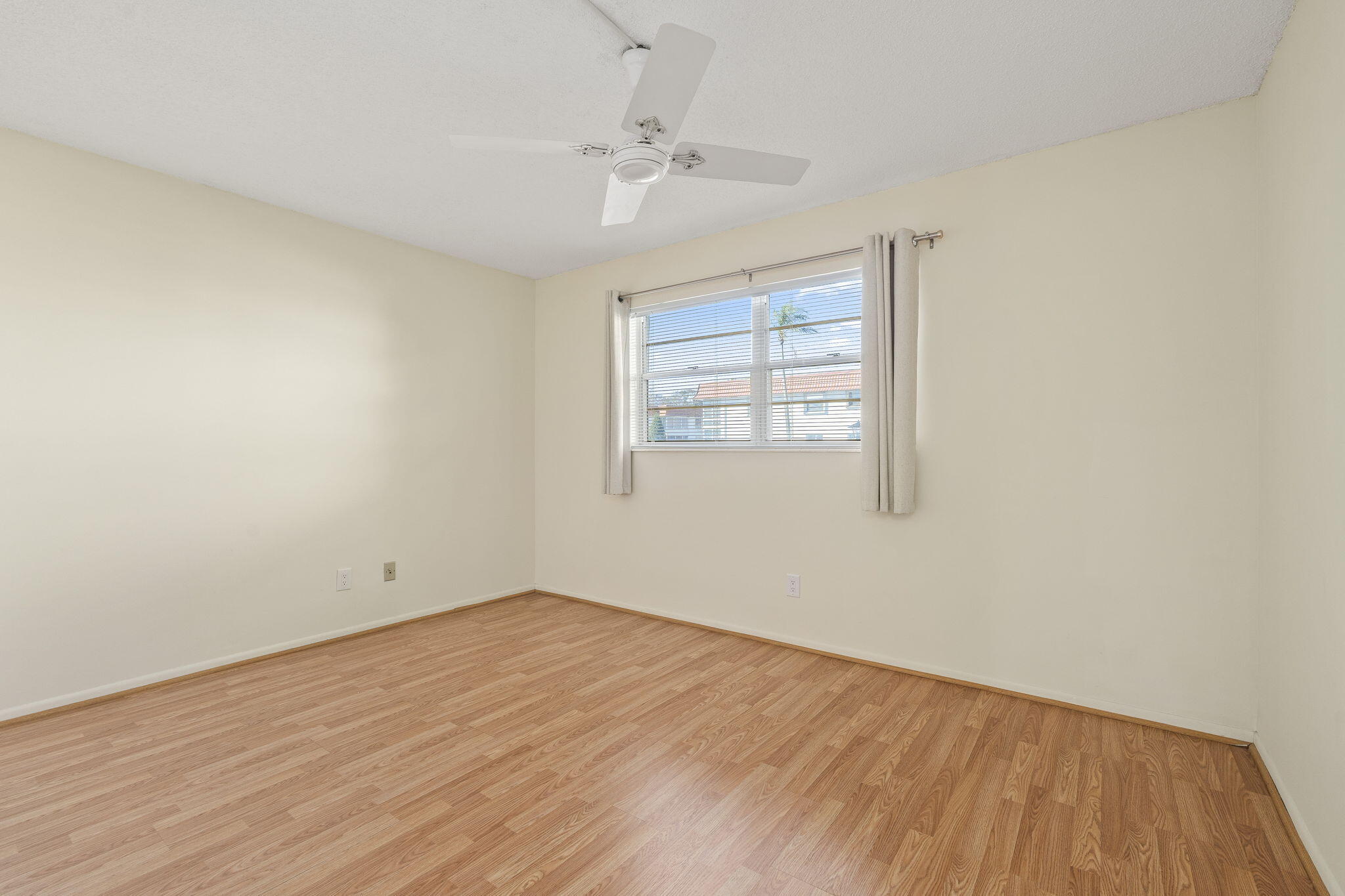 VISTA PINES CONDO - Residential