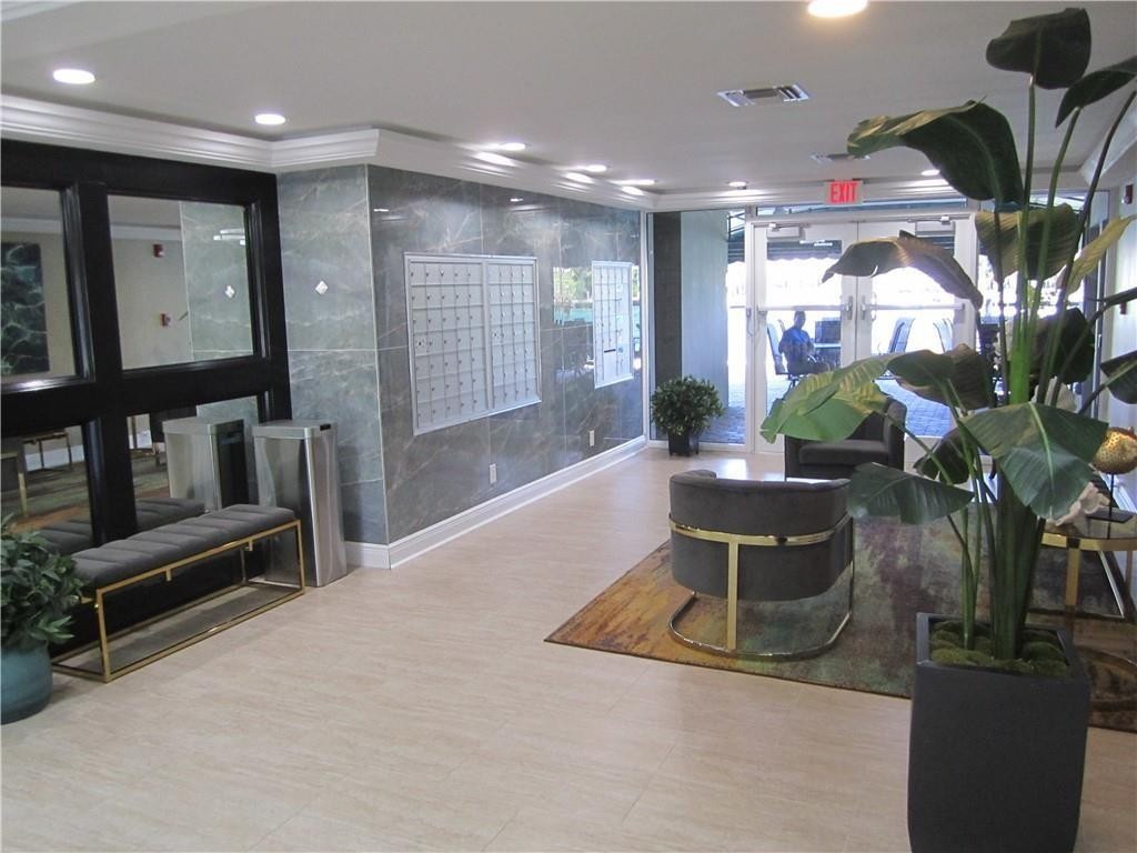 2611 N Riverside Drive 504