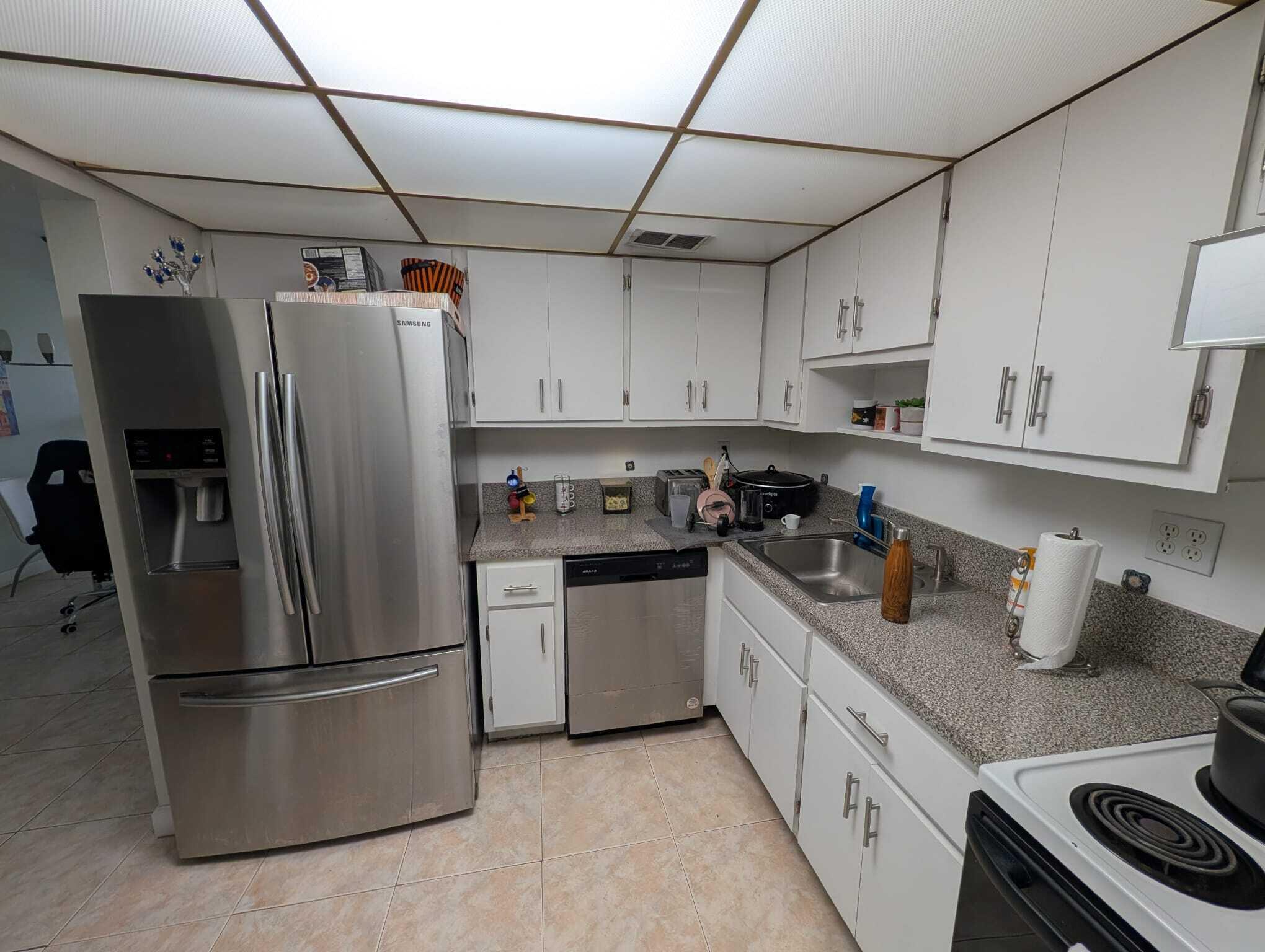 THREE HORIZONS NORTH CONDO - Residential Lease