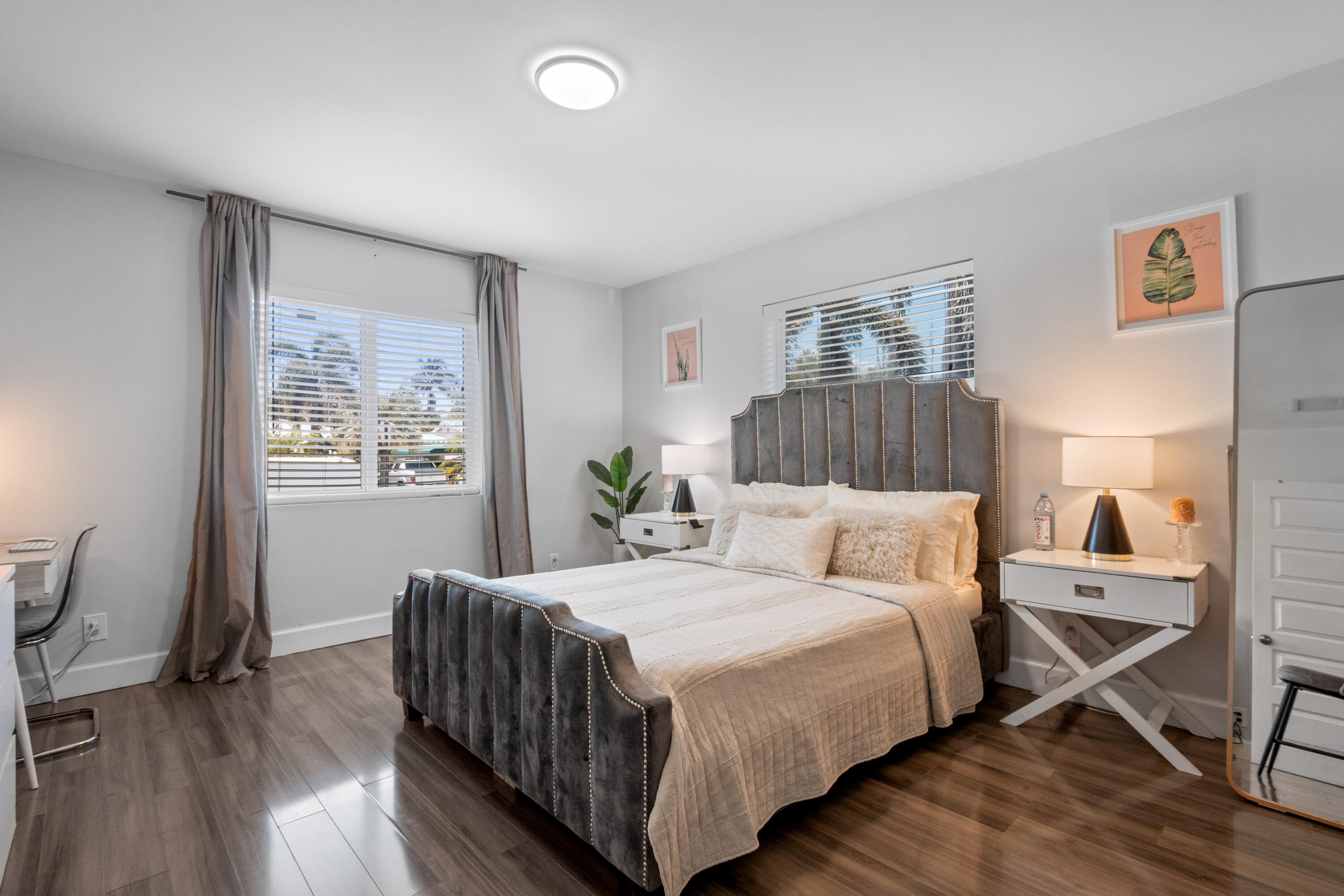 HOLLYWOOD - Residential