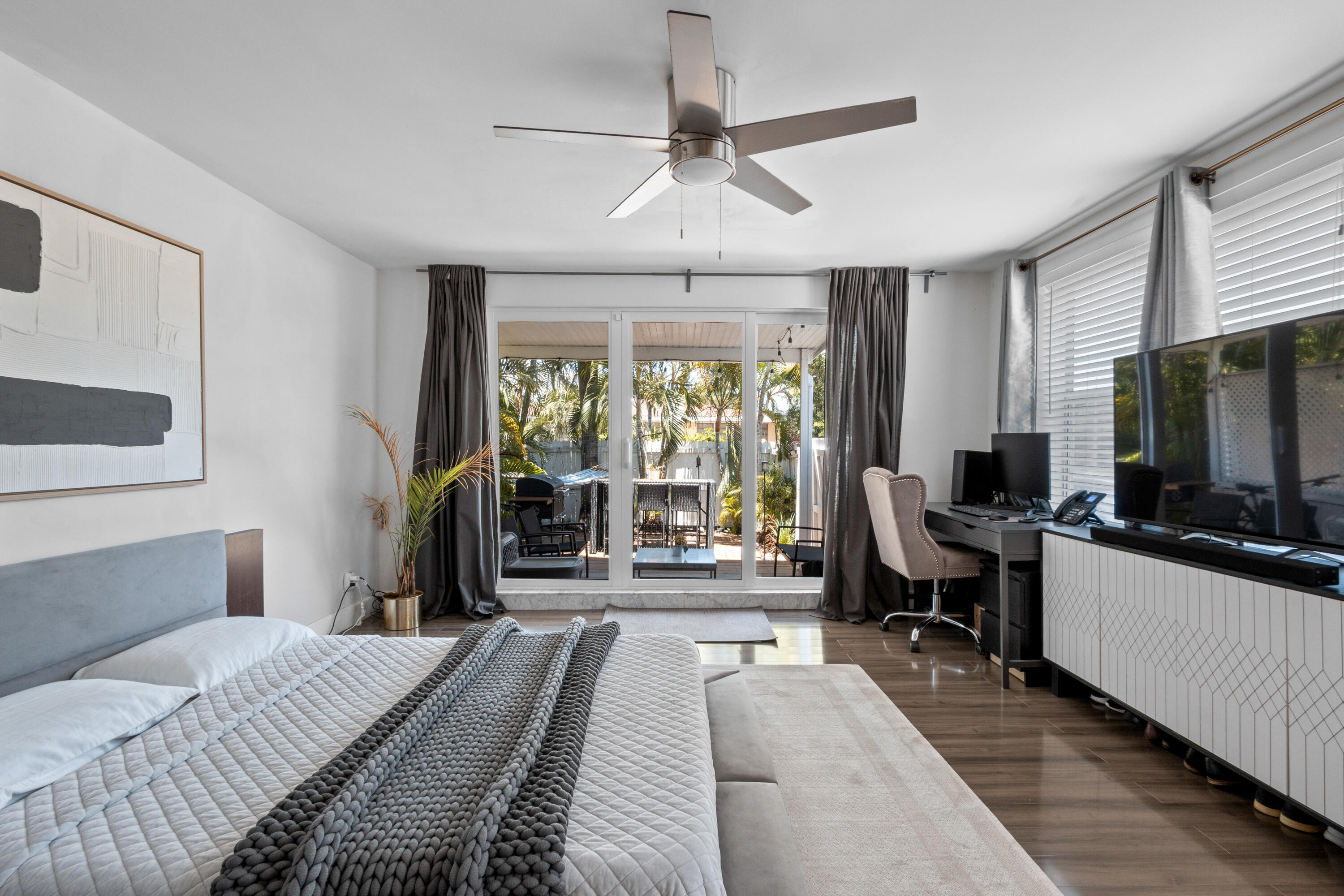 HOLLYWOOD - Residential