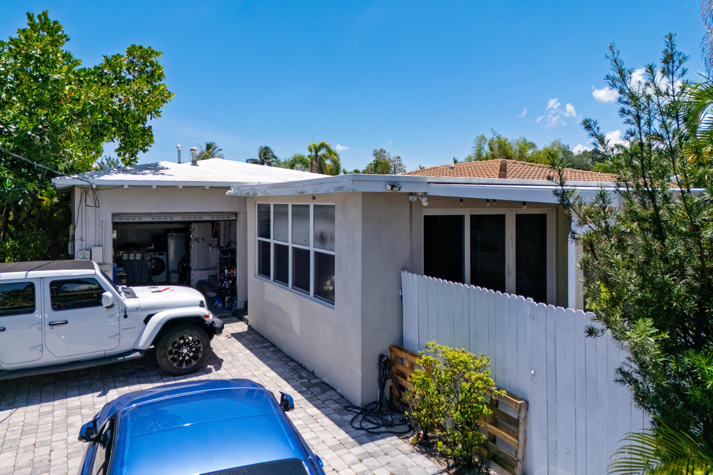 HOLLYWOOD - Residential