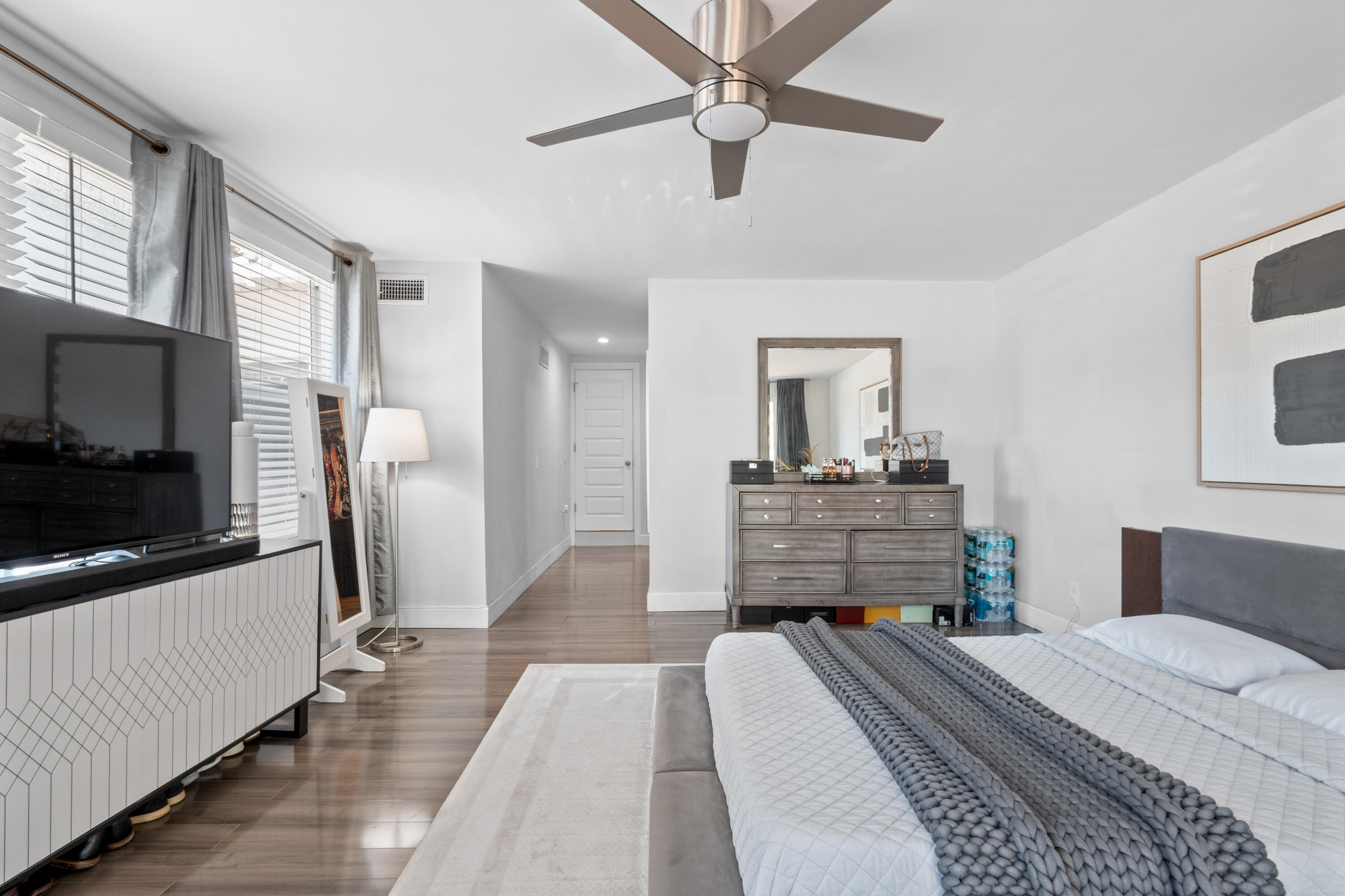 HOLLYWOOD - Residential