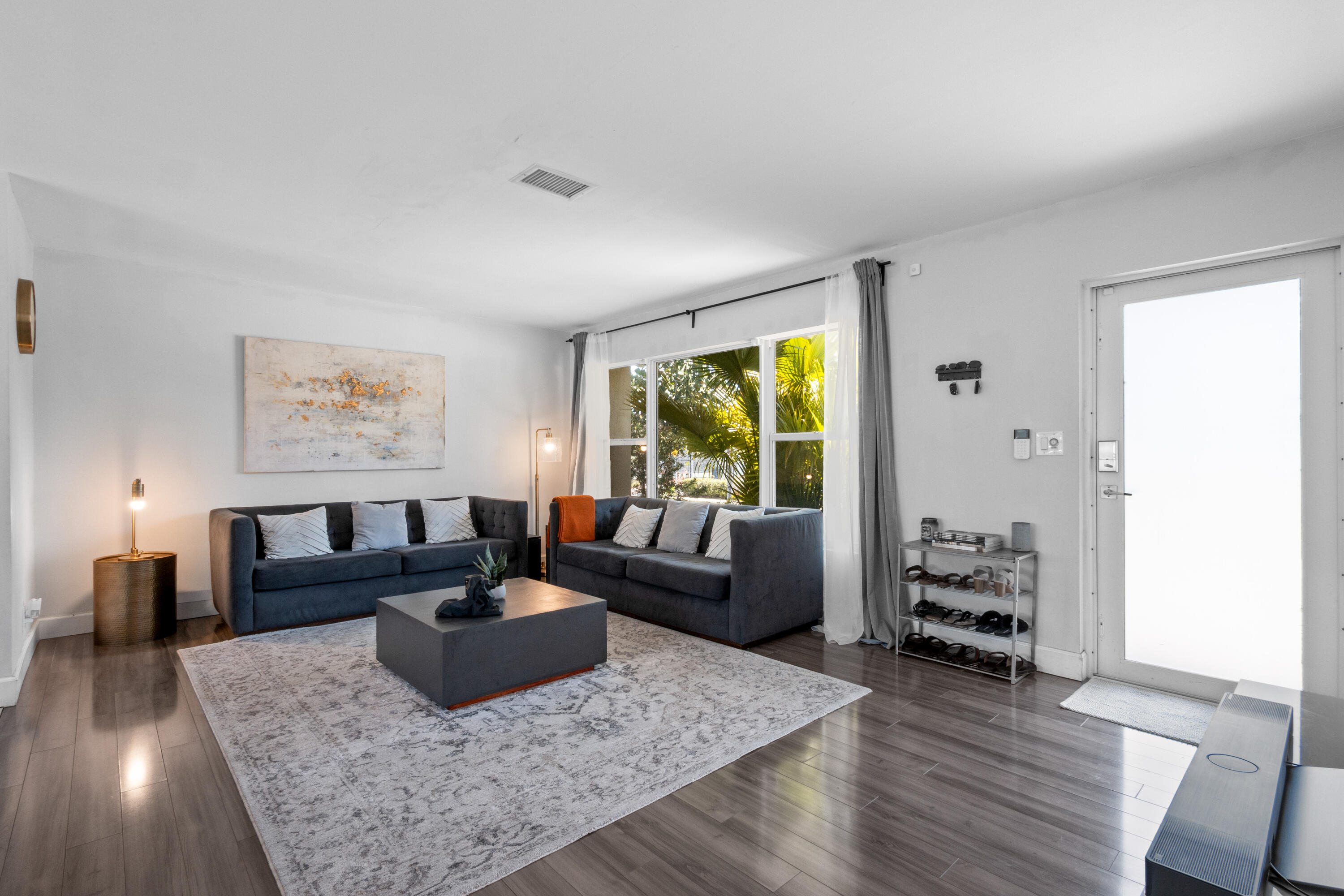 HOLLYWOOD - Residential