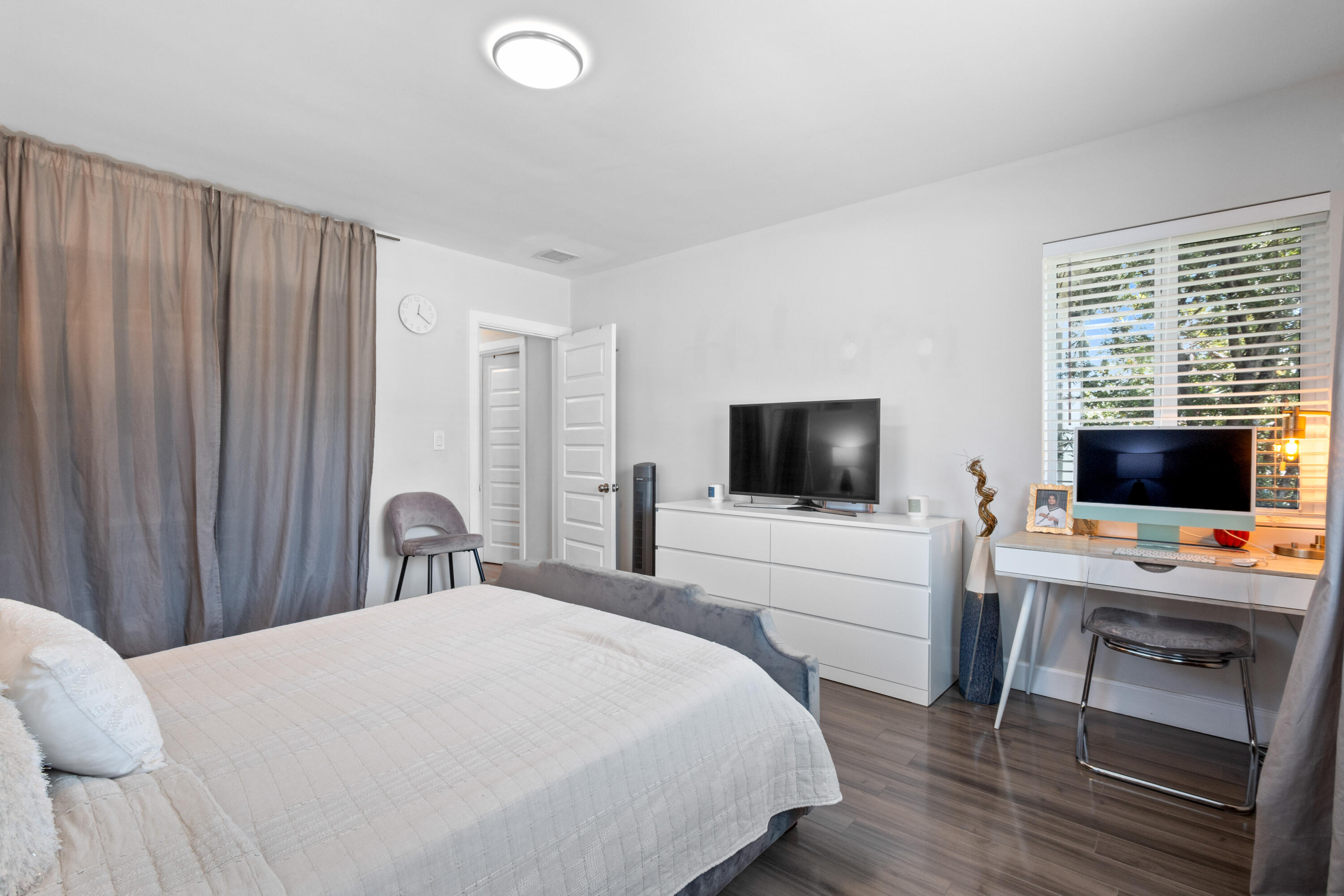 HOLLYWOOD - Residential