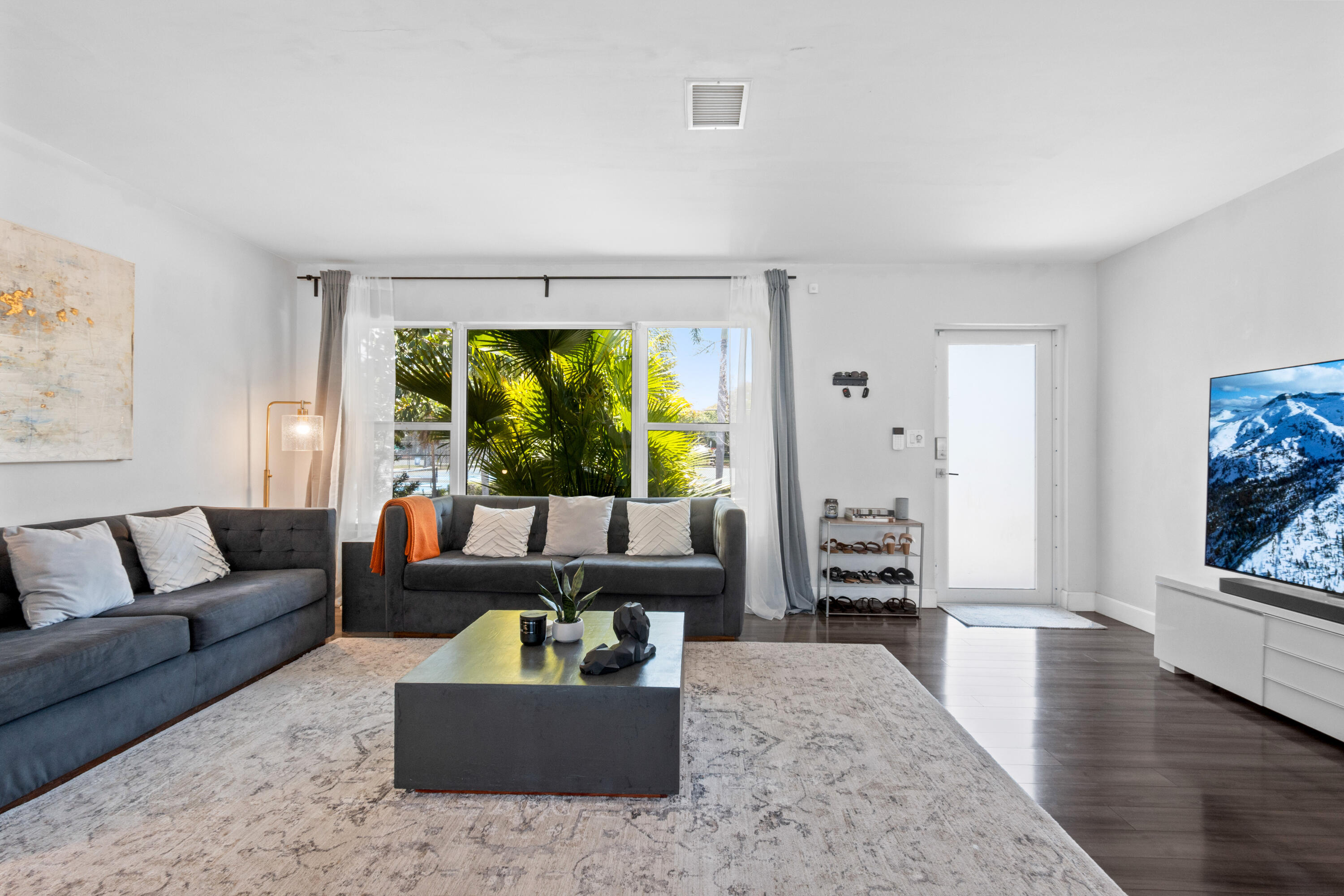 HOLLYWOOD - Residential