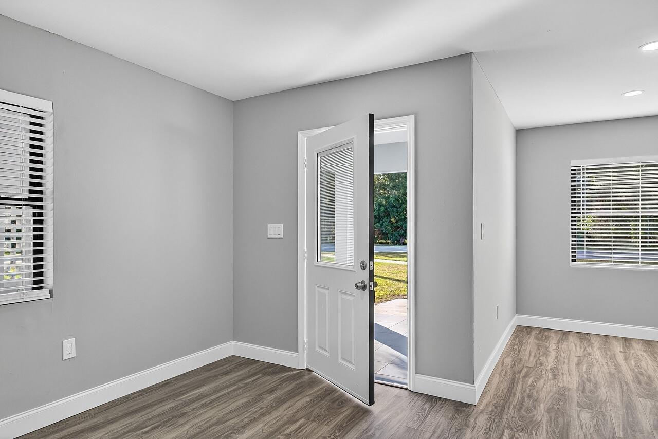 GREENWOOD VILLAGE SUB UNI - Residential