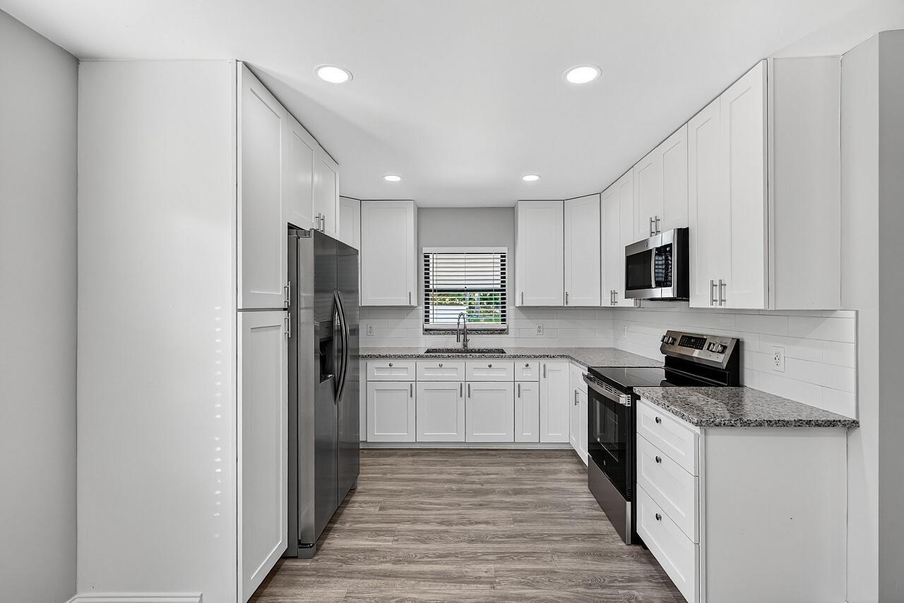 GREENWOOD VILLAGE SUB UNI - Residential