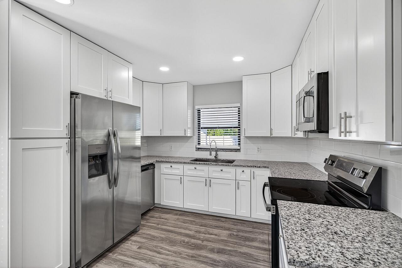 GREENWOOD VILLAGE SUB UNI - Residential